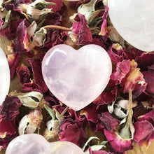 Load image into Gallery viewer, Reiki Crystal Pendant Products Natural Healing Stone Pendant Small Heart Shape Crystal Stone Pendant/Locket with Metal Chain for Reiki Healing and Crystal Healing Gemstone Size 15-20 mm Approx