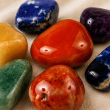 Load image into Gallery viewer, Close-up of authentic natural 7 Chakra showing crystal texture, colour and craftsmanship – 7 chakra stone tumble set healing crystal kit