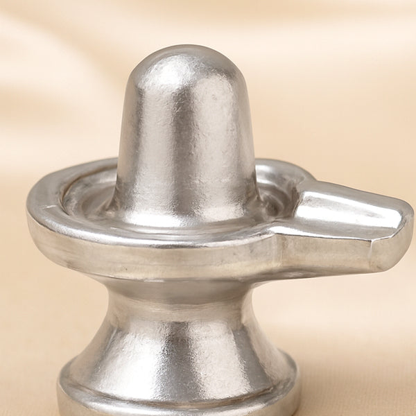 Close-up of authentic natural Parad showing crystal texture, colour and craftsmanship