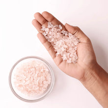 Load image into Gallery viewer, Rose Quartz Chips Stone with guidance on how to wear and adjust it comfortably on the finger by Evashu Crystals
