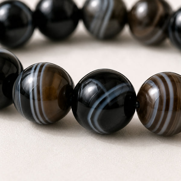 Close-up of authentic natural Sulemani Hakik showing crystal texture, colour and craftsmanship